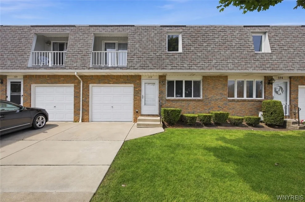 Unit for sale at 122 Rebecca Park, Buffalo, NY 14207