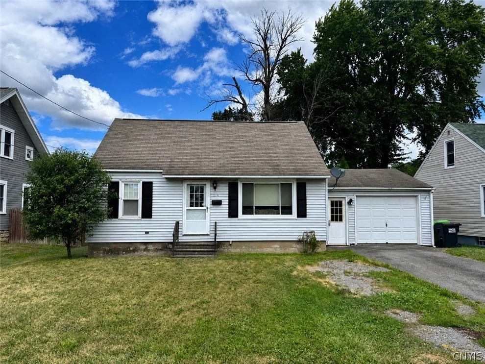 Unit for sale at 505 E Molloy Rd, Salina, NY 13211