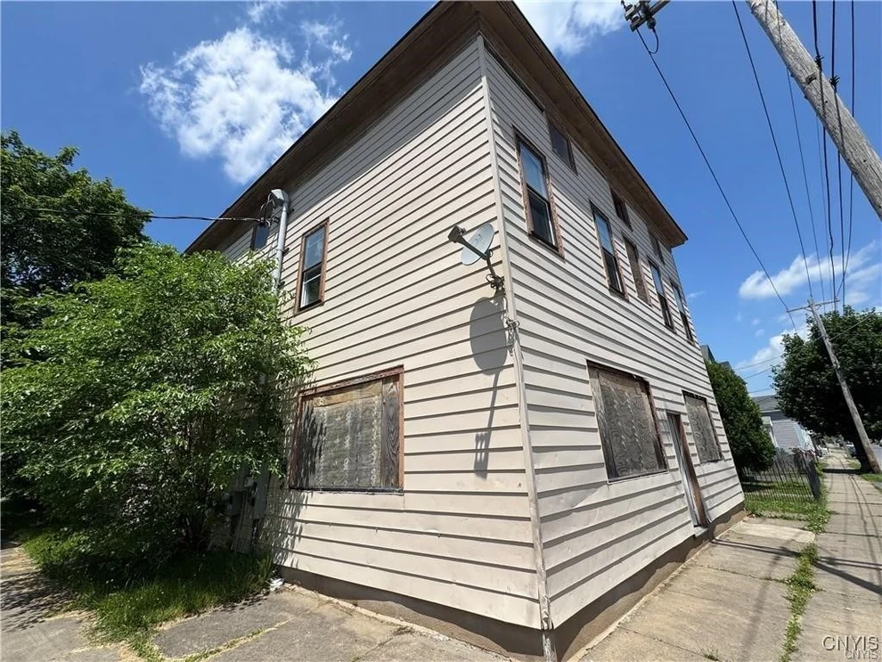 Unit for sale at 524 Kossuth Avenue, Utica, NY 13501