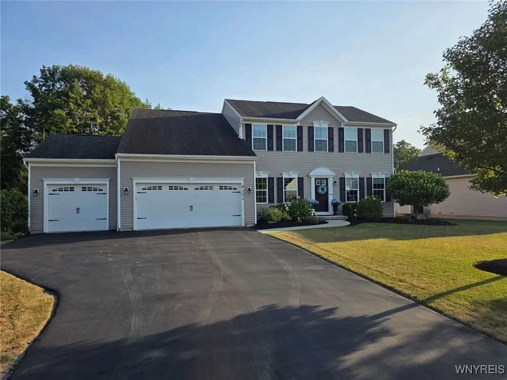 Unit for sale at 5854 Monaghan Lane, Clarence, NY 14032
