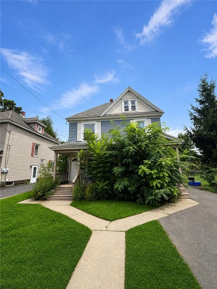 Unit for sale at 231-233 East Avenue, Manlius, NY 13116