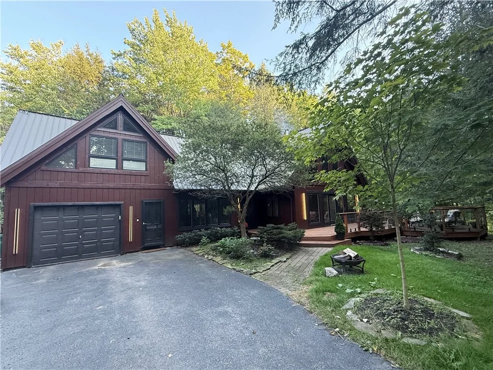 Unit for sale at 33 Woodstock Road, Concord, NY 14069