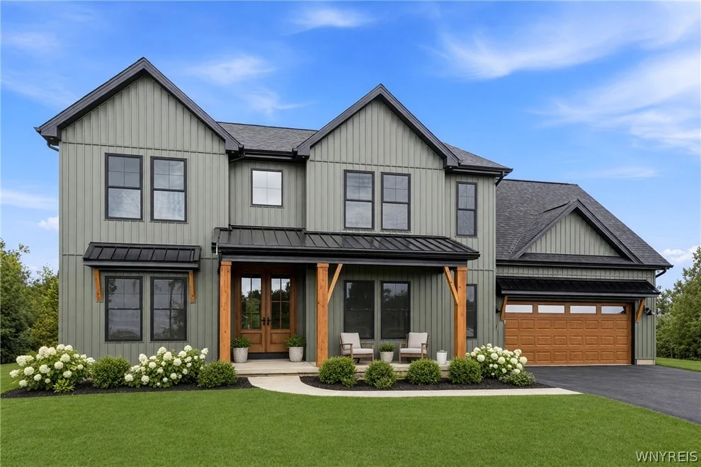 Unit for sale at 117 Sandywood Circle, Grand Island, NY 14072