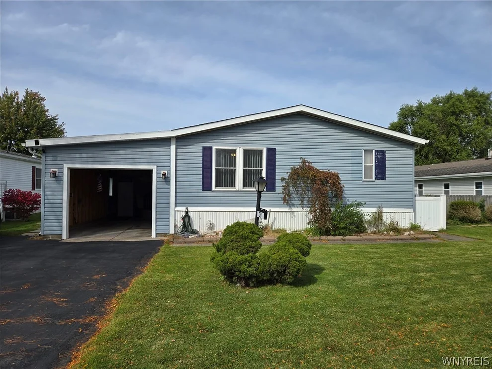 Unit for sale at 1081 Ridgewood Drive, Lockport Town, NY 14094