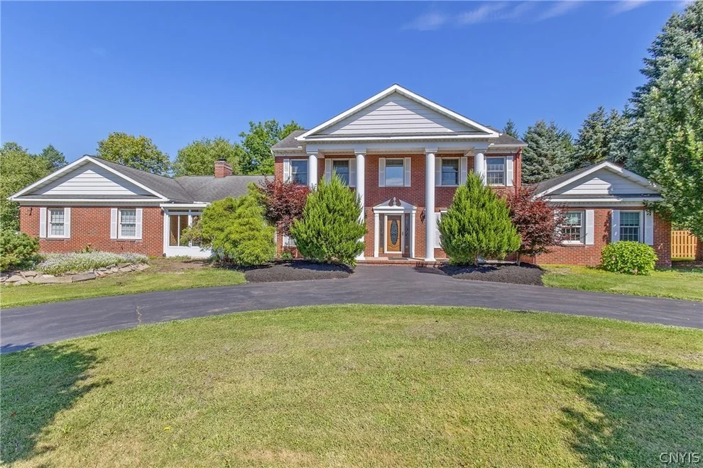 Unit for sale at 124 Coachmans Whip, Lysander, NY 13027