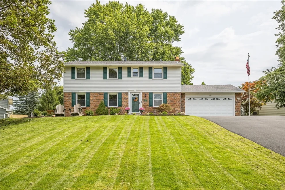 Unit for sale at 62 Selborne Chase, Perinton, NY 14450