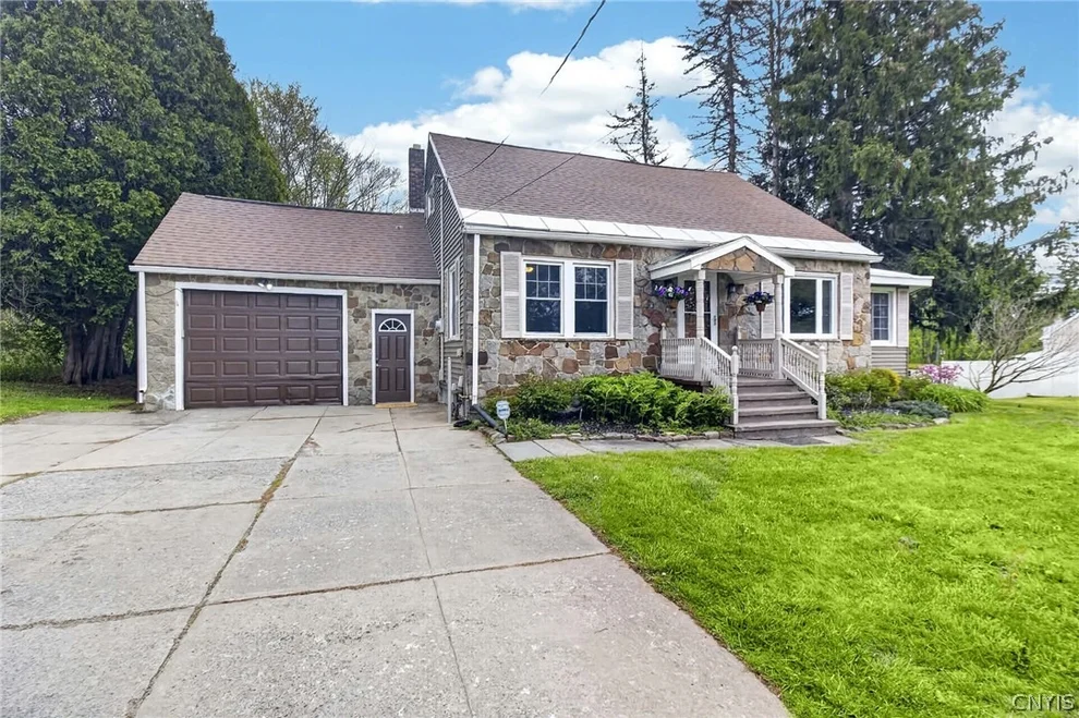 Unit for sale at 5646 Trenton Road, Deerfield, NY 13502