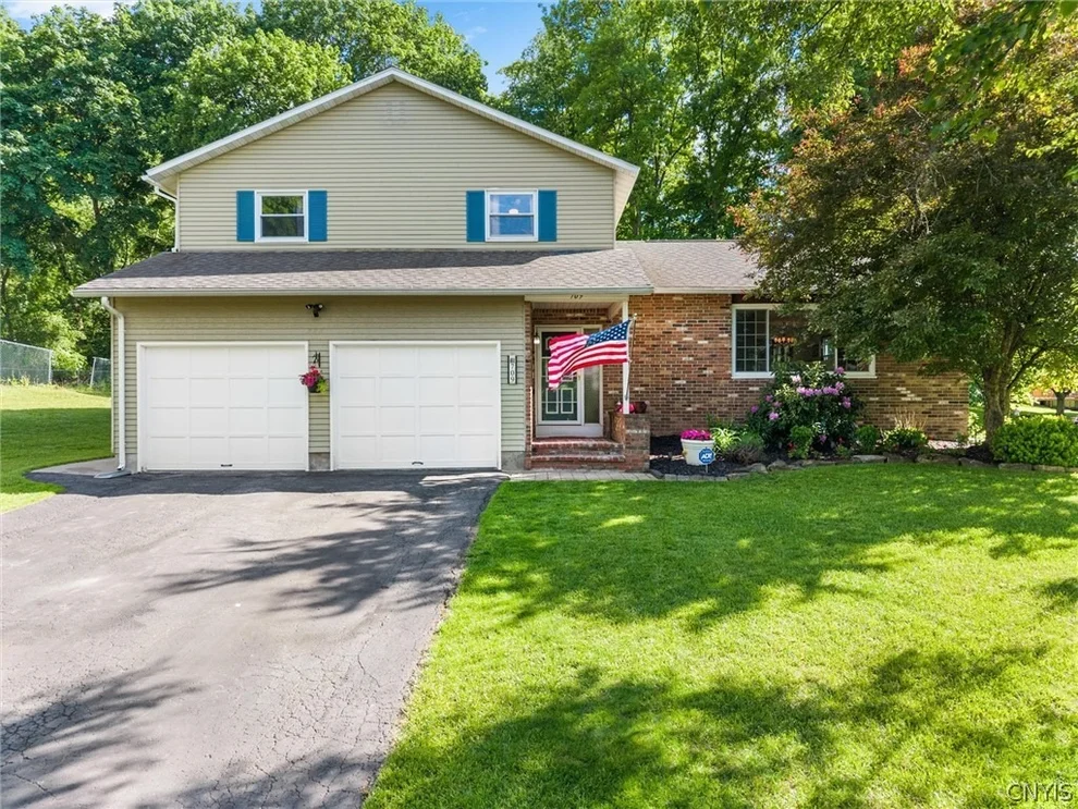 Unit for sale at 709 Winkworth Parkway, Syracuse, NY 13215