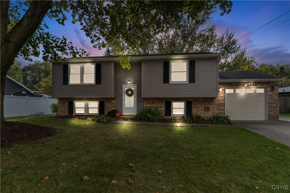 Unit for sale at 4298 Old Meadow Road, Clay, NY 13041