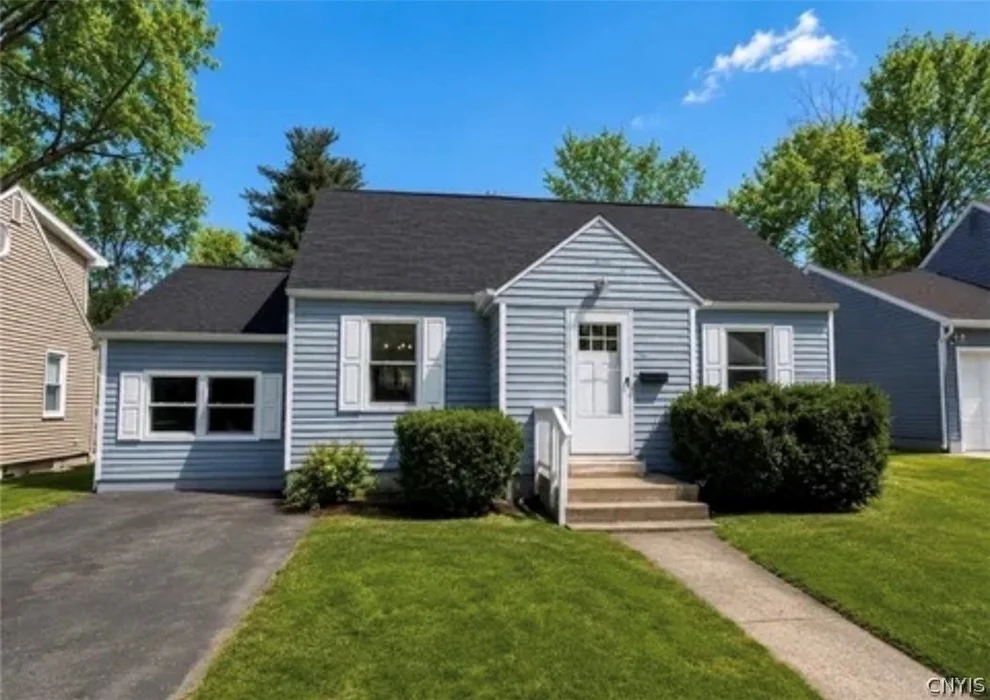 Unit for sale at 15 Woodlawn Avenue E, Utica, NY 13501