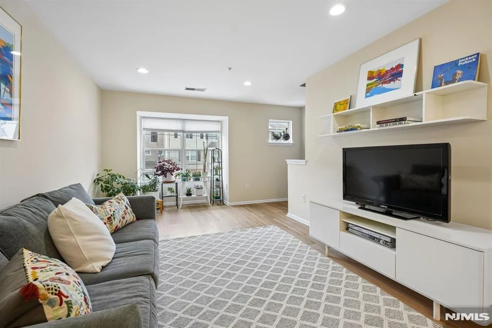 Unit for sale at 55 Greenbrook, Bloomfield, NJ 07003