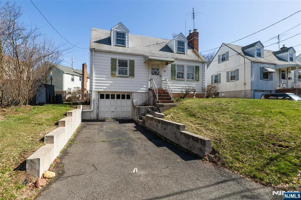 Unit for sale at 624 Scotch Plains, Westfield, NJ 07090