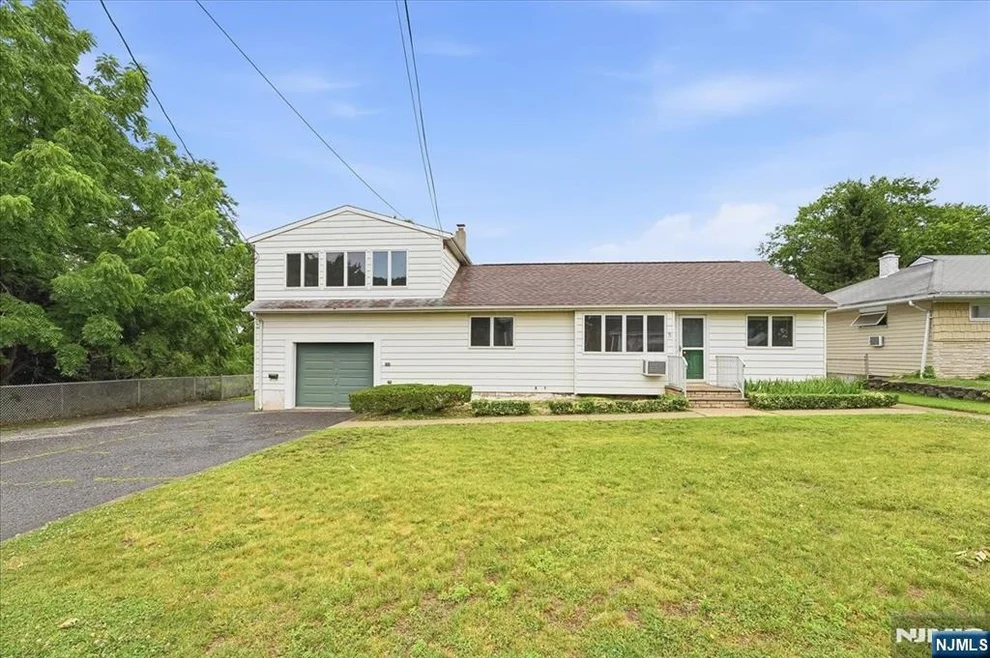 Unit for sale at 5 Lexington, Wallington, NJ 07057