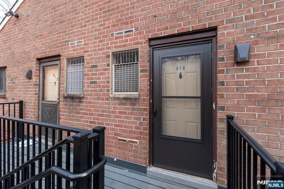 Unit for sale at 423 Meadow Woods, Lawrence, NJ 08648