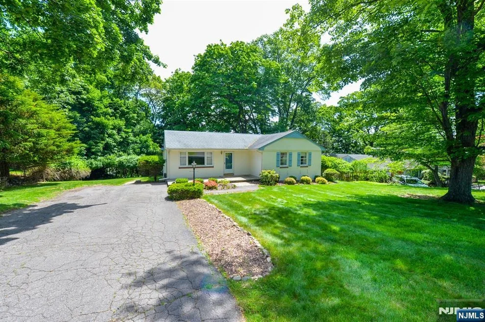 Unit for sale at 51 Charwalt, Hawthorne, NJ 07506