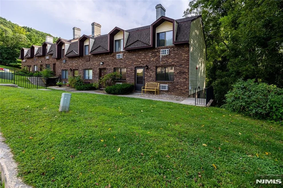 Unit for sale at 35 Great Gorge, Vernon, NJ 07462