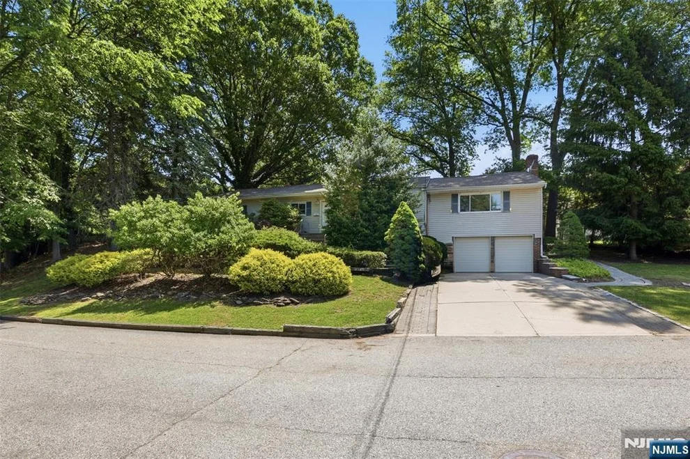 Unit for sale at 165 Glenn, Norwood, NJ 07648