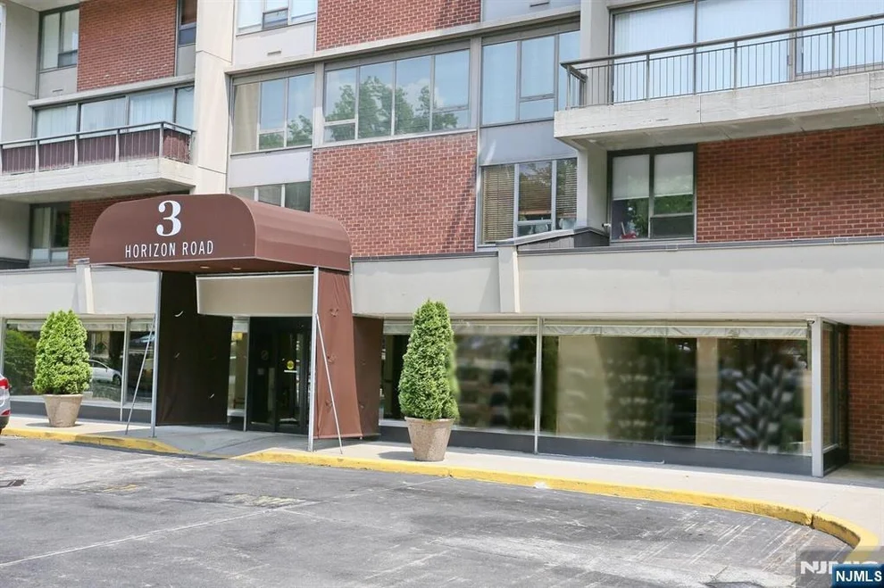 Unit for sale at 3 Horizon, Fort Lee, NJ 07024