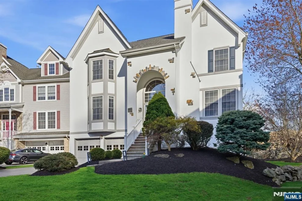 Unit for sale at 22 Falling Waters, Oakland, NJ 07436