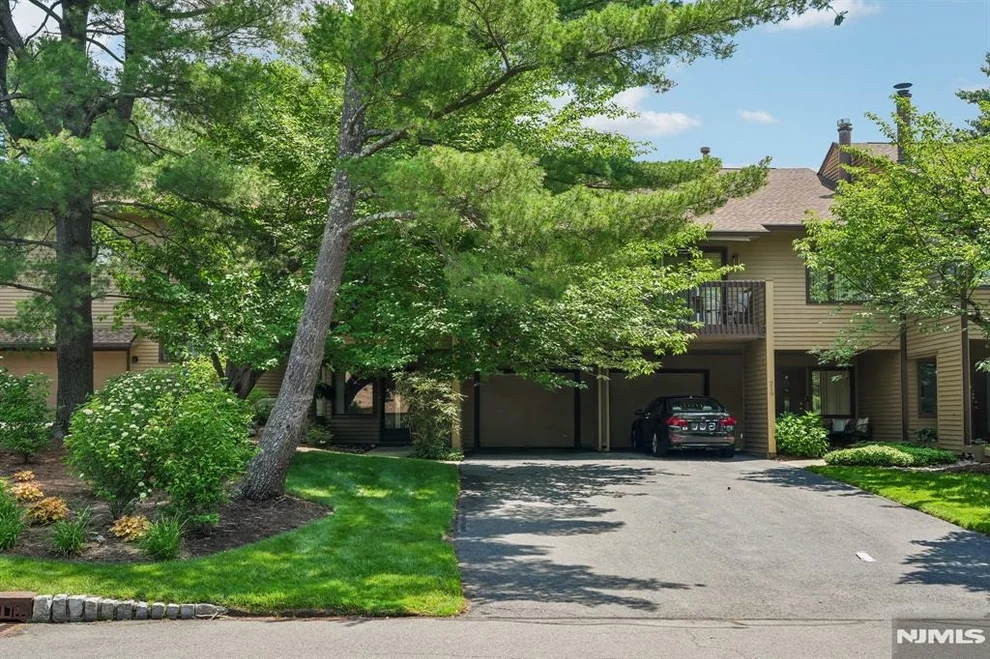 Unit for sale at 220 Mountain View, Mahwah, NJ 07430