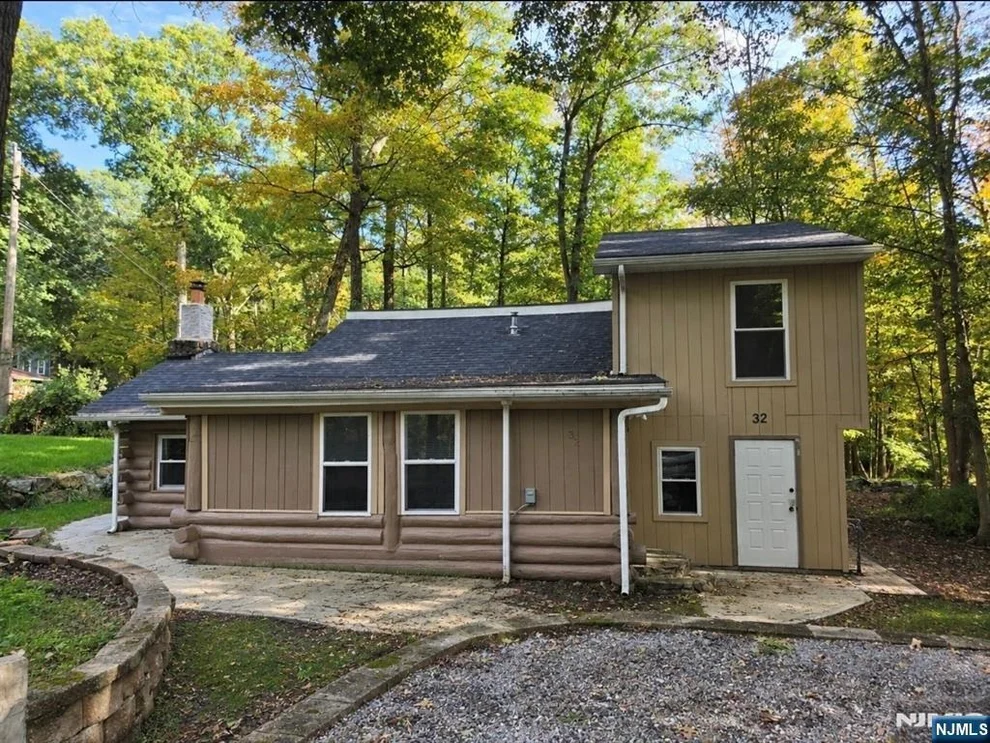 Unit for sale at 32 Park, West Milford, NJ 07480