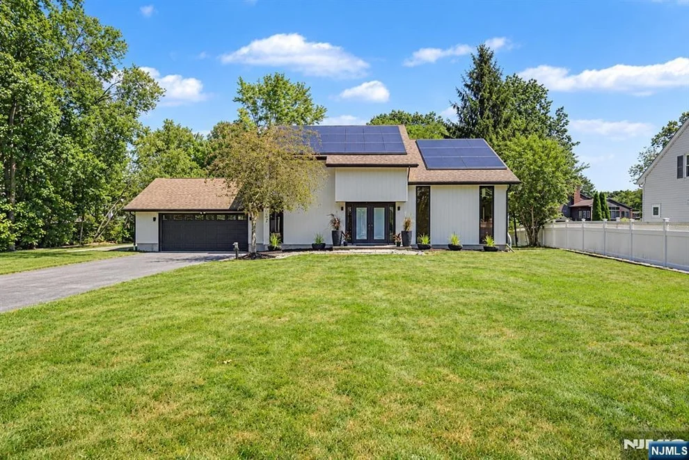 Unit for sale at 5 Three Rivers, Jefferson Township, NJ 07849