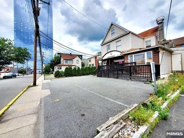 Unit for sale at 1638 Parker, Fort Lee, NJ 07024