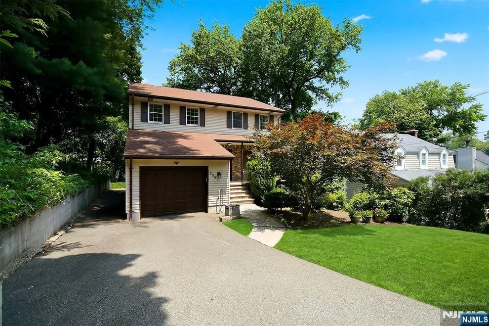 Unit for sale at 308 Ross, Hackensack, NJ 07601