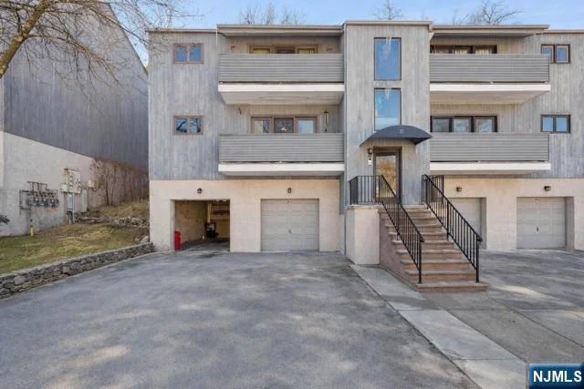 Unit for sale at 27 Espy, Caldwell, NJ 07006