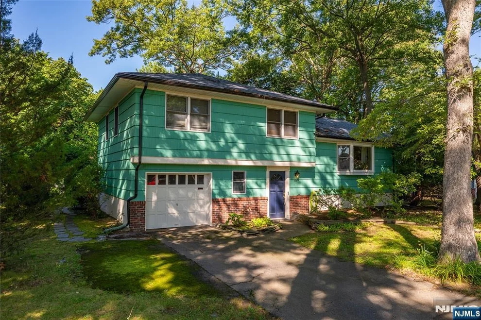 Unit for sale at 175 Riverdale, Hillsdale, NJ 07642