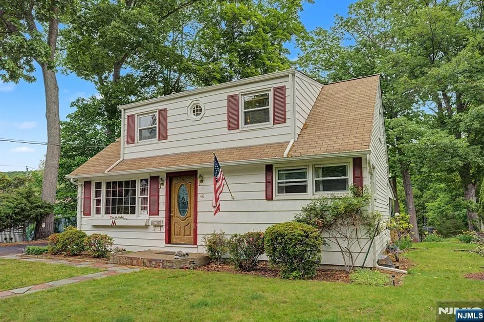 Unit for sale at 40 Dacotah, Oakland, NJ 07436