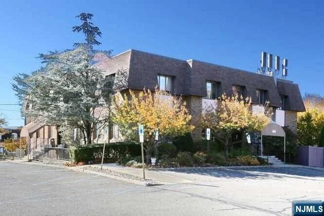Unit for sale at 44 Godwin, Midland Park, NJ 07432