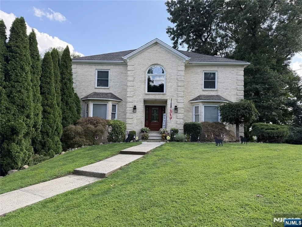 Unit for sale at 17 Rosenbrook, Lincoln Park Borough, NJ 07035
