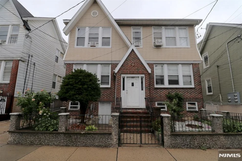 Unit for sale at 270-272 12th, Newark, NJ 07107