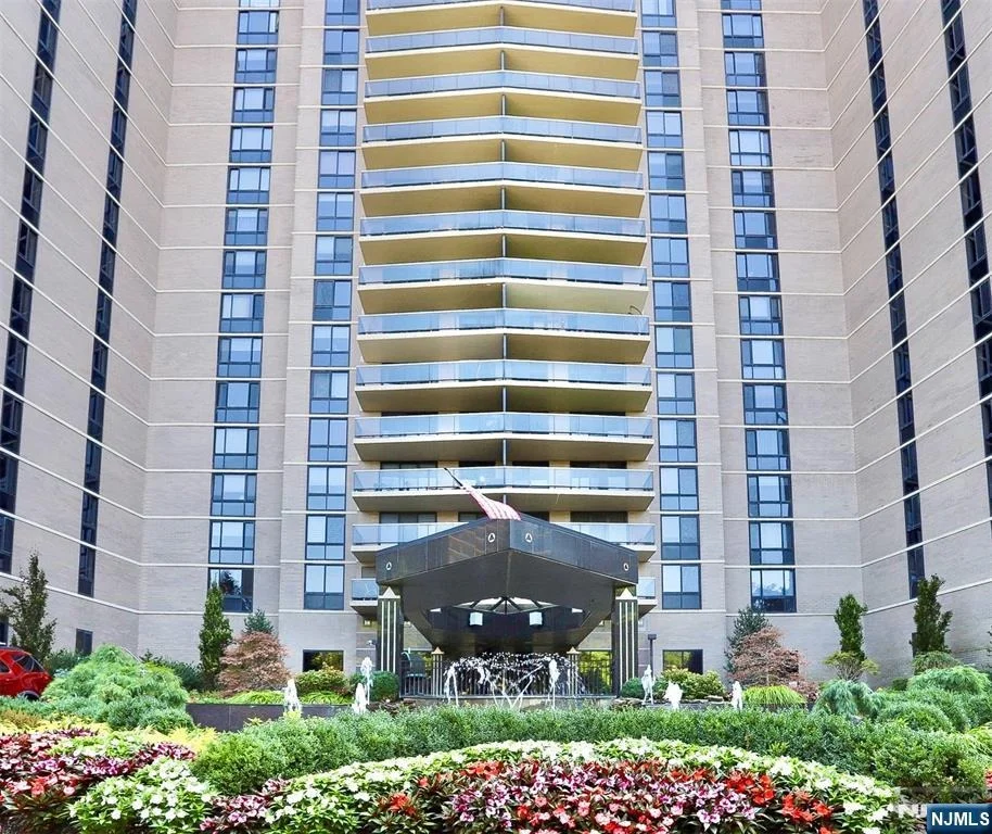 Unit for sale at 1512 Palisade, Fort Lee, NJ 07024