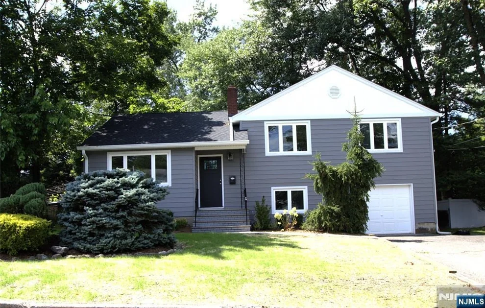 Unit for sale at 16 Valley Brook, Emerson, NJ 07630
