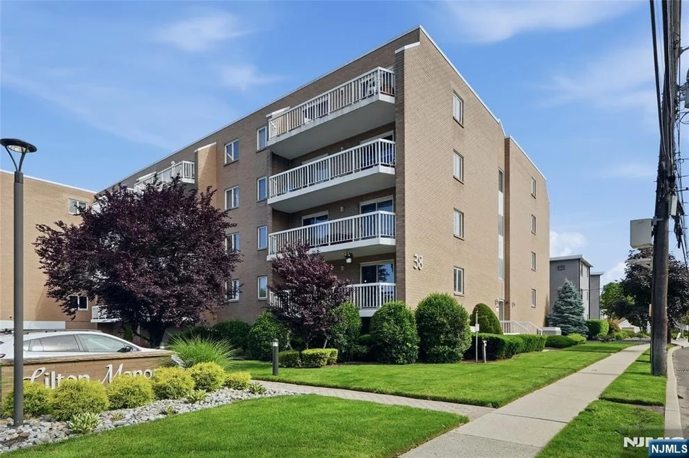 Unit for sale at 38 Moonachie, Hackensack, NJ 07601