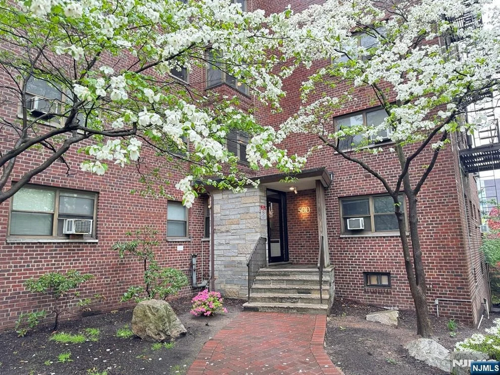 Unit for sale at 500 Linwood, Fort Lee, NJ 07024