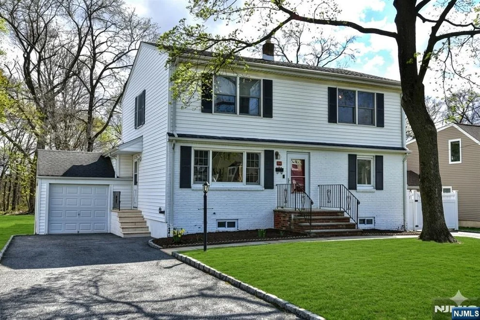 Unit for sale at 16 Wilson, Waldwick, NJ 07463