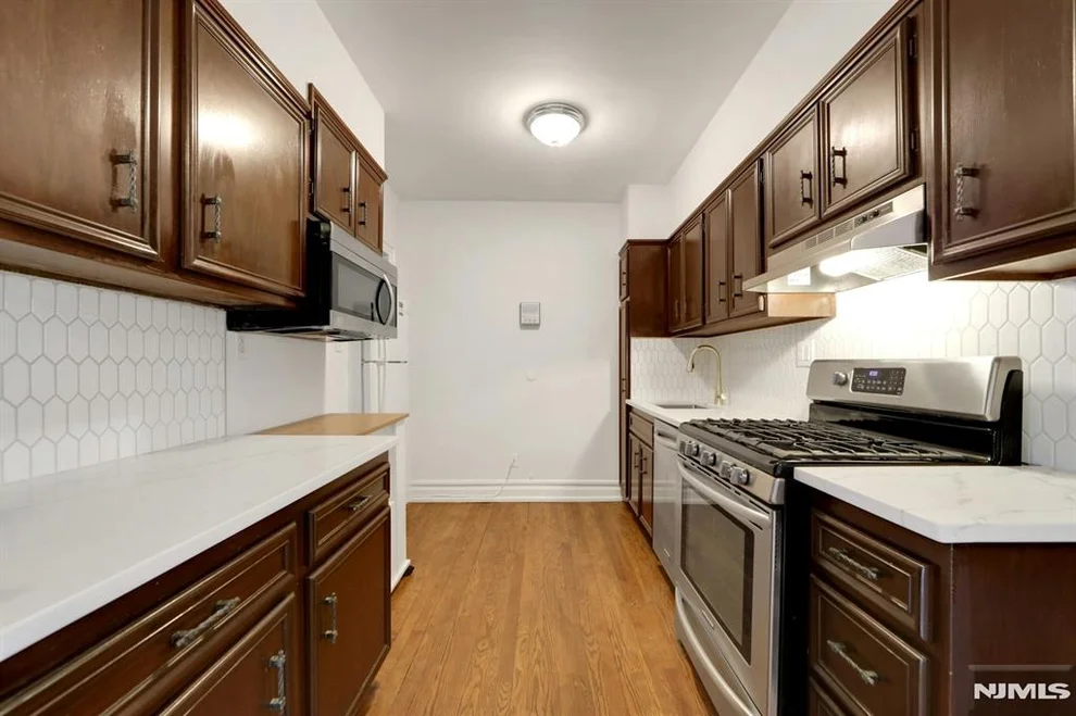 Unit for sale at 100 E Palisade, Englewood, NJ 07631