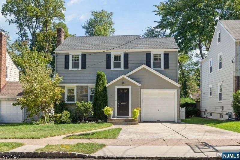 Unit for sale at 195 Stonehouse, Bloomfield, NJ 07028