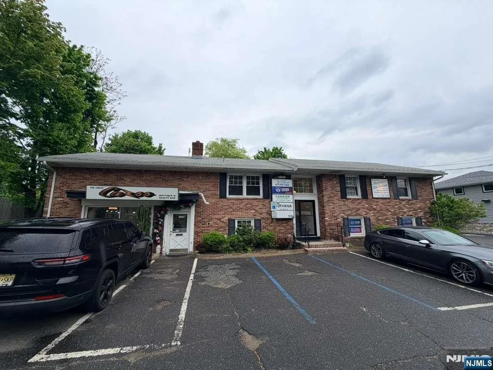 Unit for sale at 1310 Hamburg, Wayne, NJ 07470
