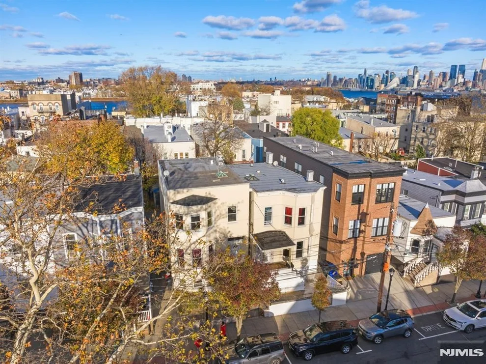 Unit for sale at 124 18th, Union City, NJ 07087
