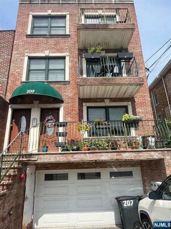 Unit for sale at 207 Palisade, Union City, NJ 07087