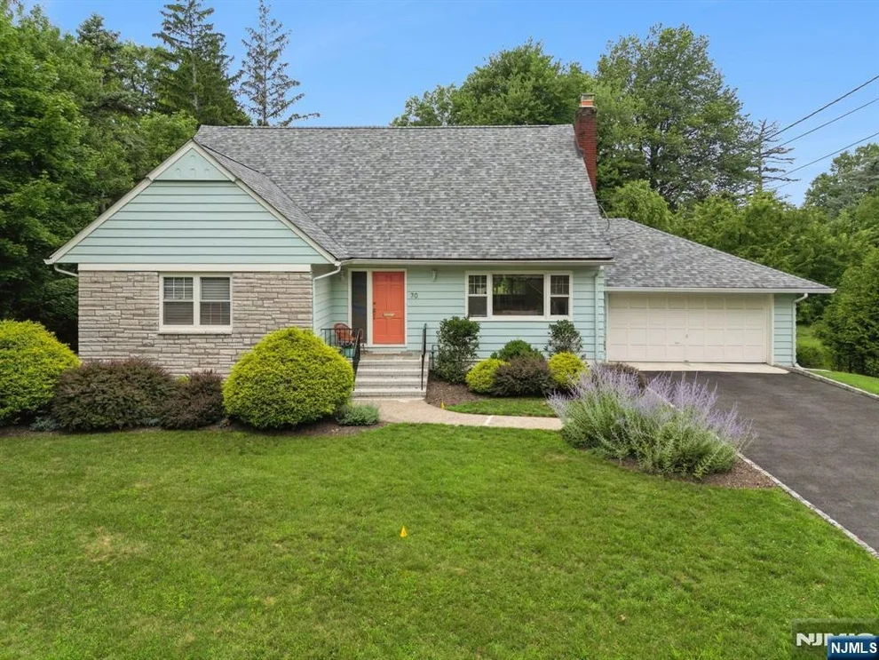Unit for sale at 70 Kingwood, Little Falls, NJ 07424