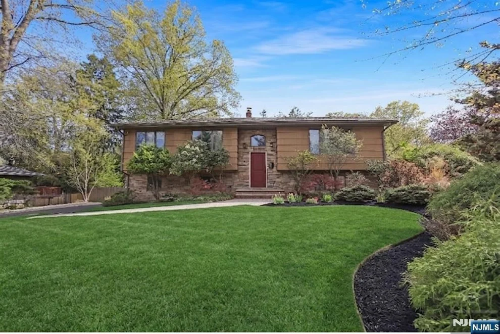 Unit for sale at 45 Lenox, Demarest, NJ 07627