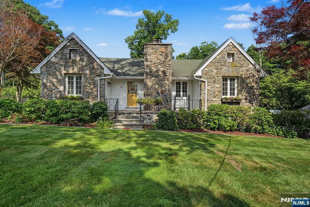 Unit for sale at 16 Weir, Ringwood, NJ 07456