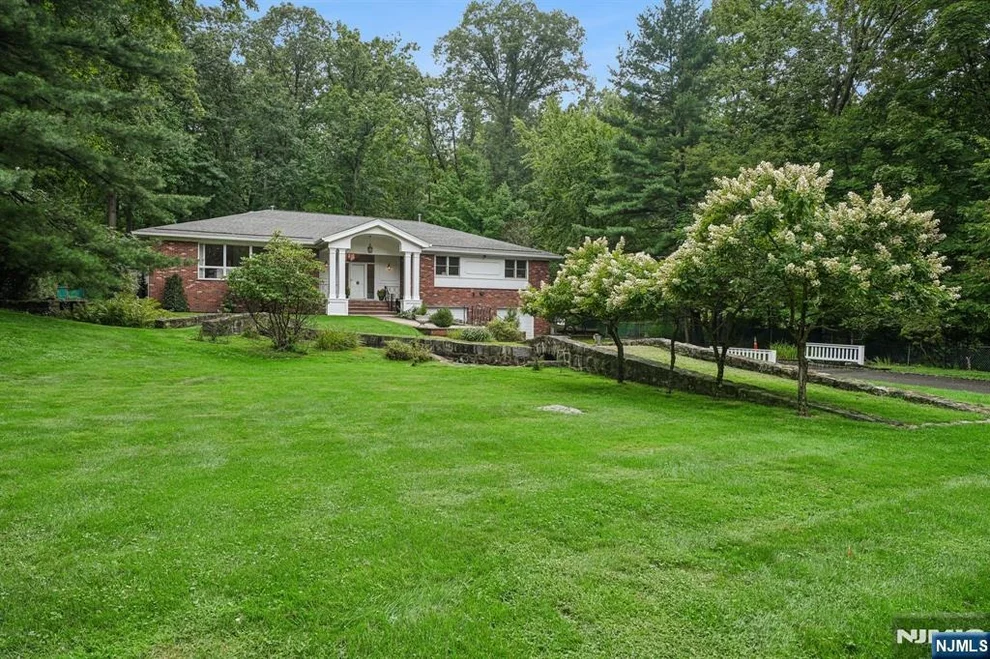 Unit for sale at 63 Fells, Verona, NJ 07044