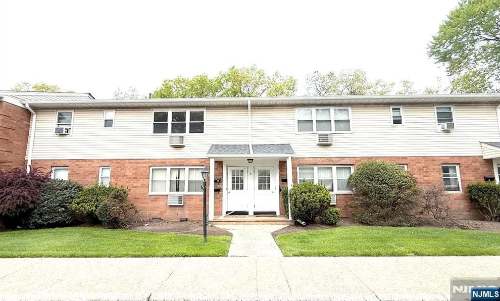 Unit for sale at 4 Lakeview, Leonia, NJ 07605