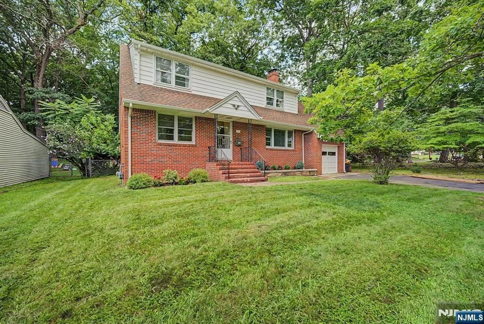 Unit for sale at 27 Oswego, Oakland, NJ 07436